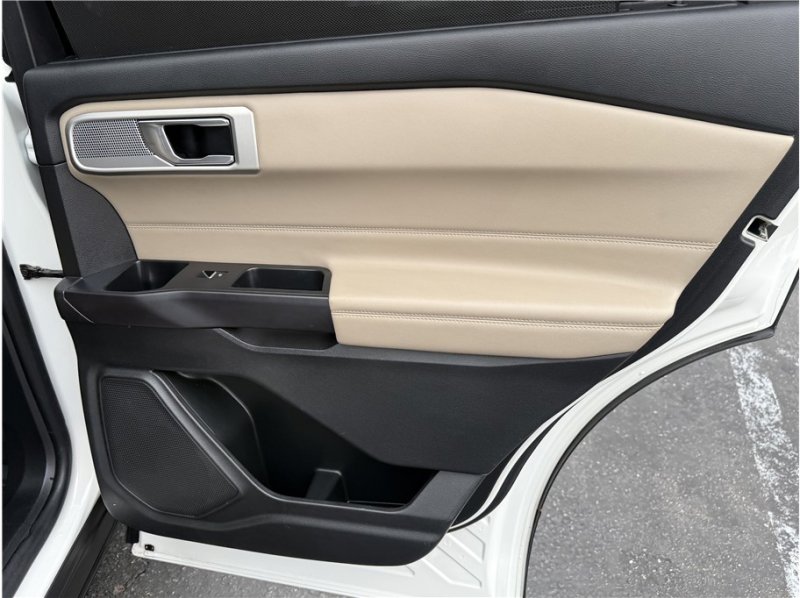 Used 2020 Ford Explorer Limited w/ Class III Trailer Tow Package image 29