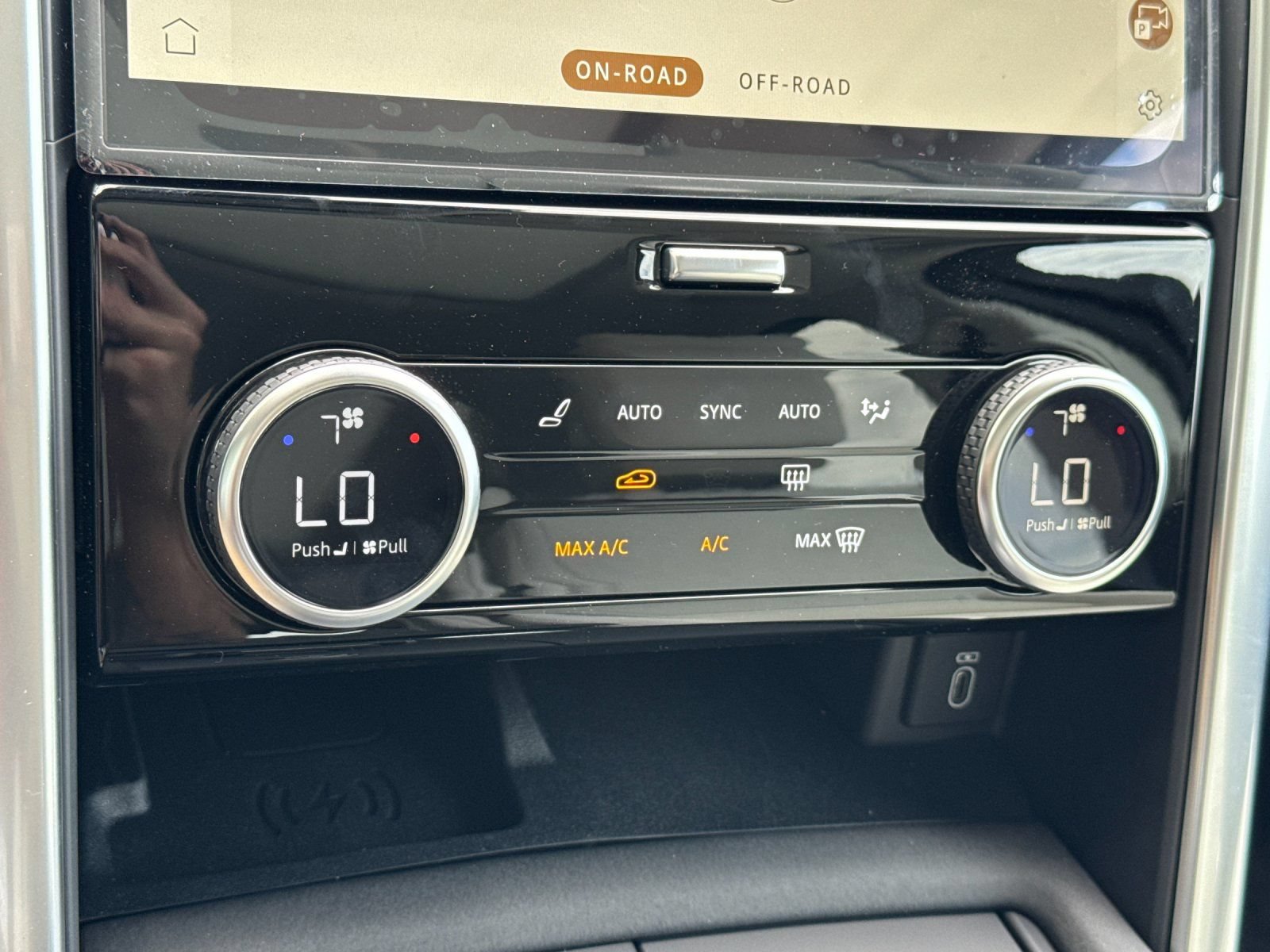 New 2026 Land Rover Discovery S AWD/4WD image 21