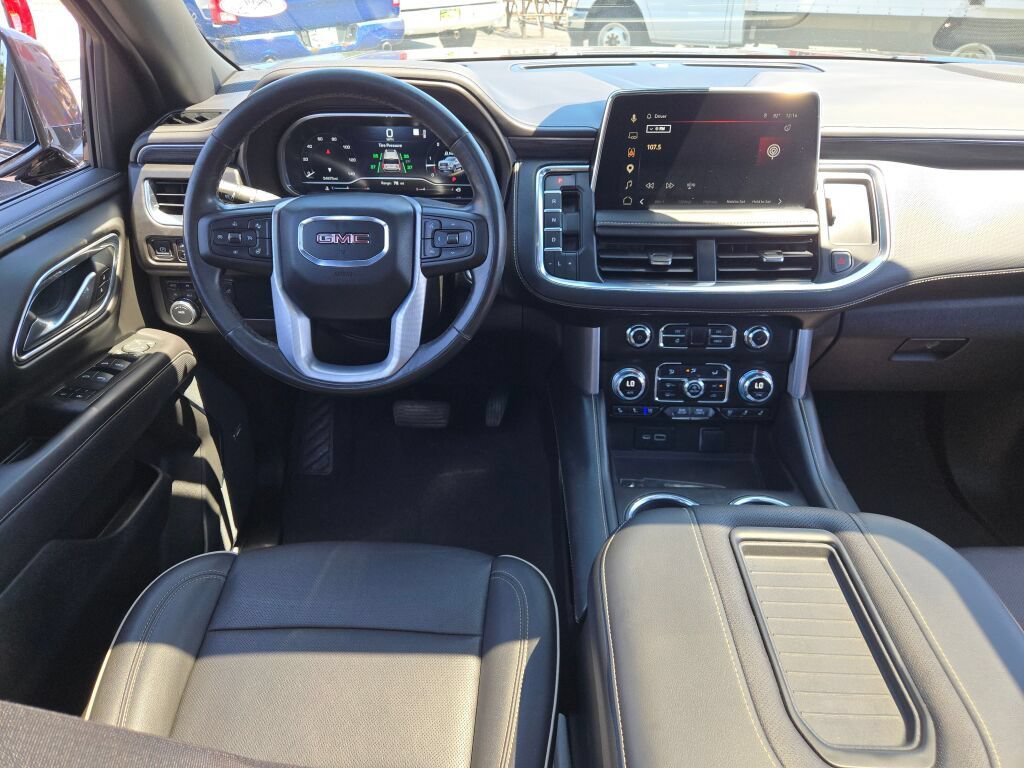 Certified 2023 GMC Yukon XL SLT w/ SLT Premium Package AWD/4WD image 24