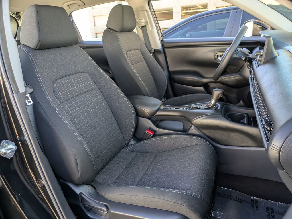 Used 2025 Honda HR-V LX image 28