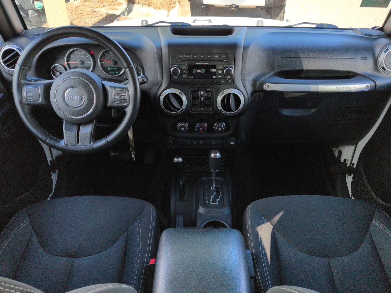 Used 2016 Jeep Wrangler Unlimited Sahara image 15