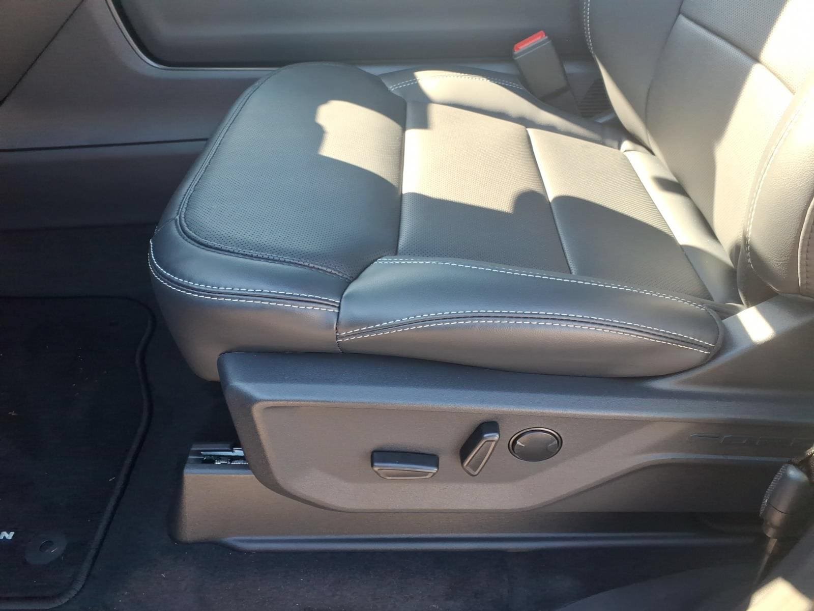 New 2027 Ford Expedition Max Platinum w/ Stealth Appearance Package AWD/4WD image 14