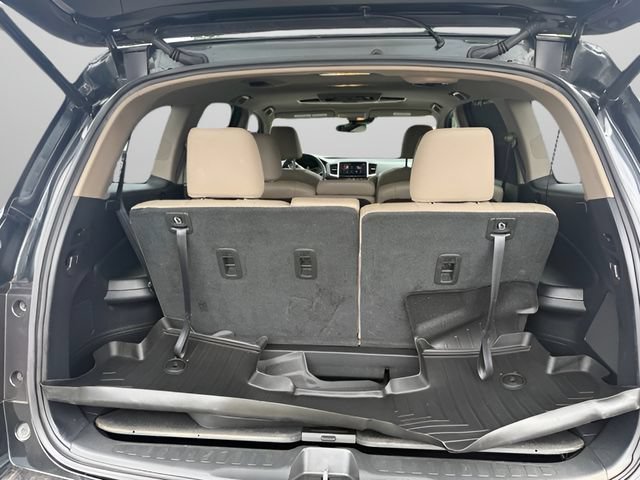 Used 2016 Honda Pilot Touring image 11