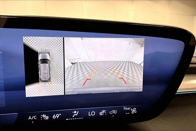 Used 2025 Buick Enclave Avenir FWD image 29