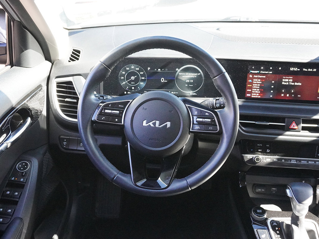 Used 2024 Kia Seltos EX AWD/4WD image 40