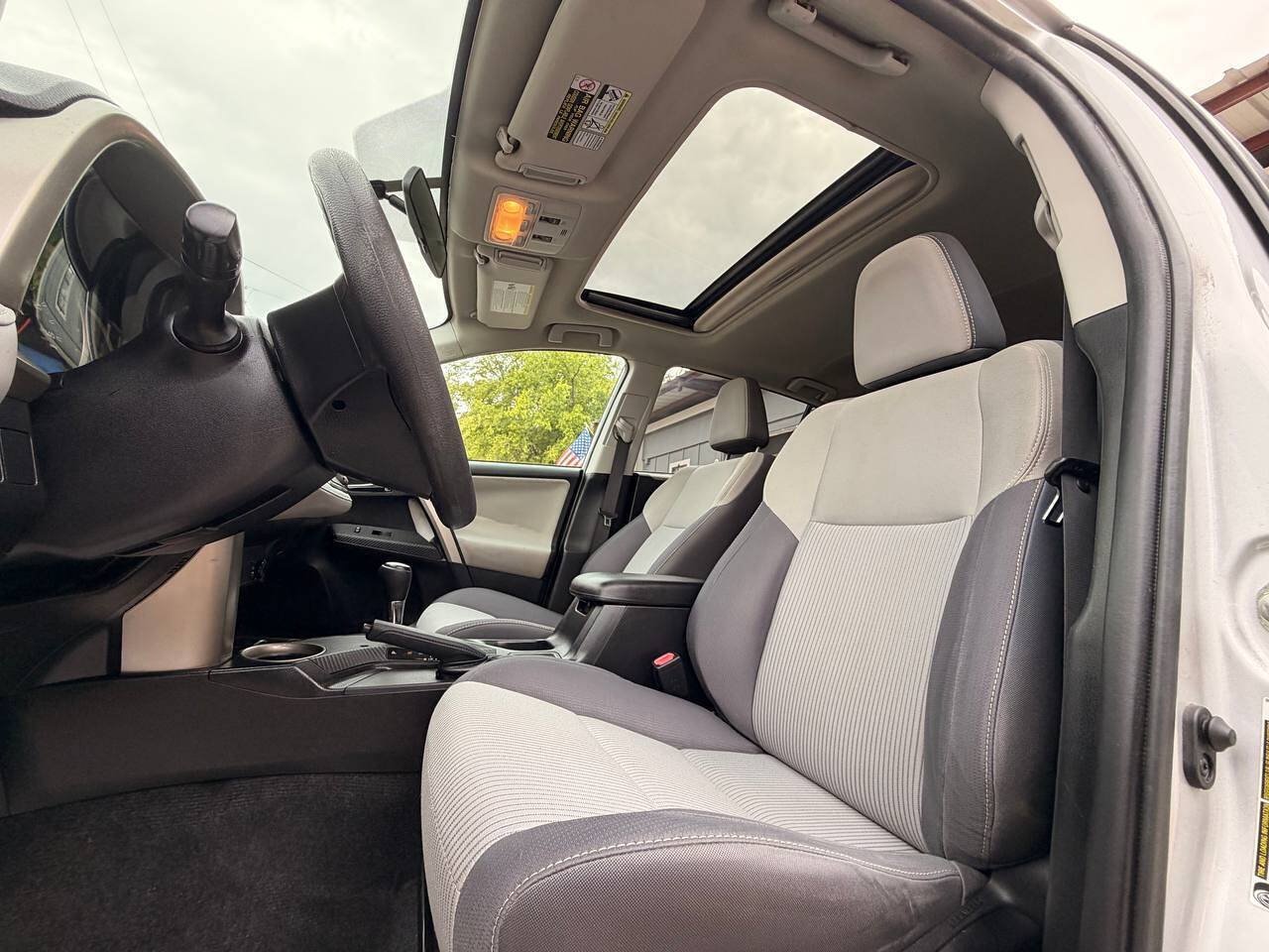 Used 2014 Toyota RAV4 XLE FWD image 11