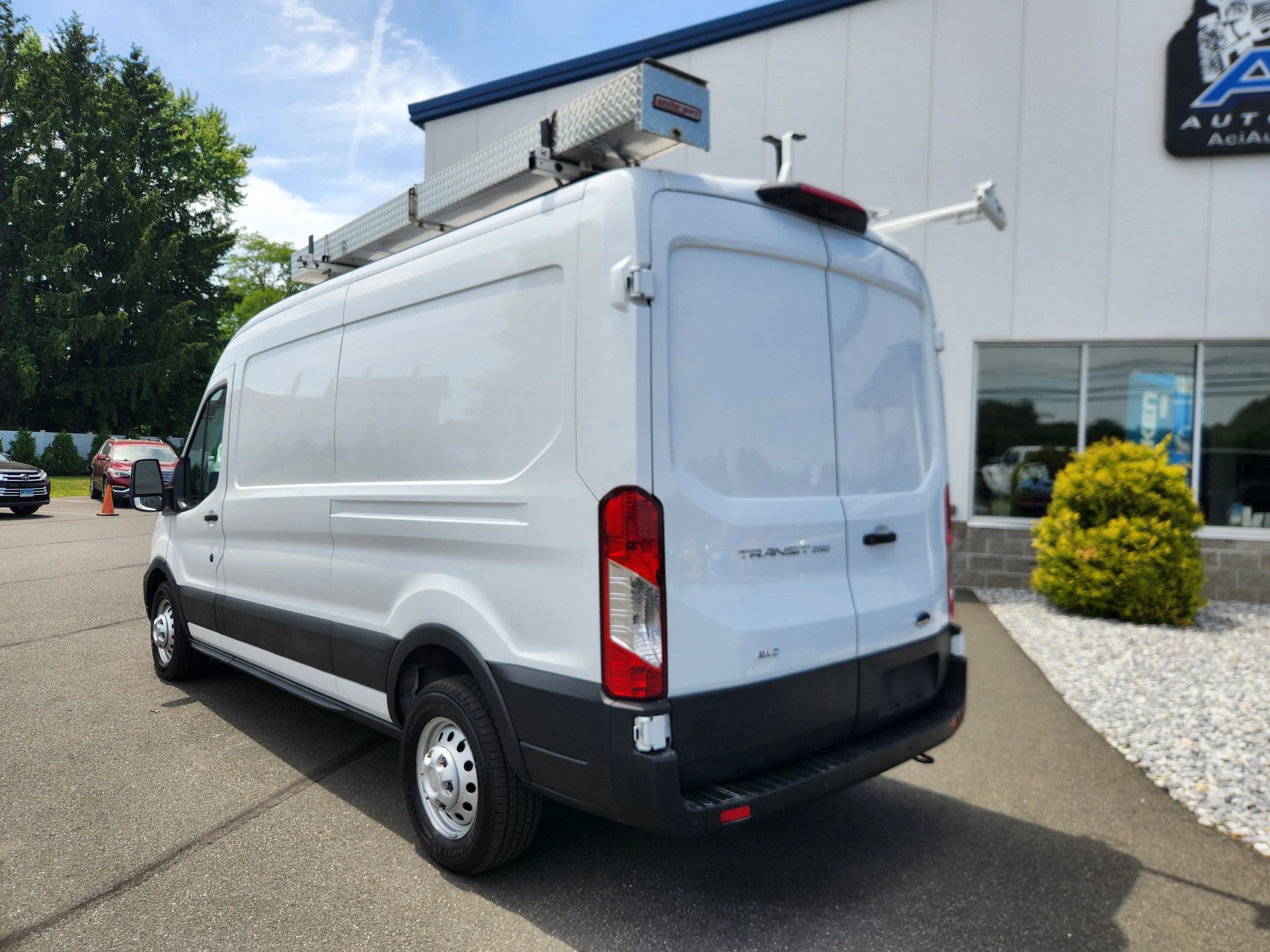 Used 2023 Ford Transit 250 Medium Roof AWD w/ Load Area Protection Package image 11