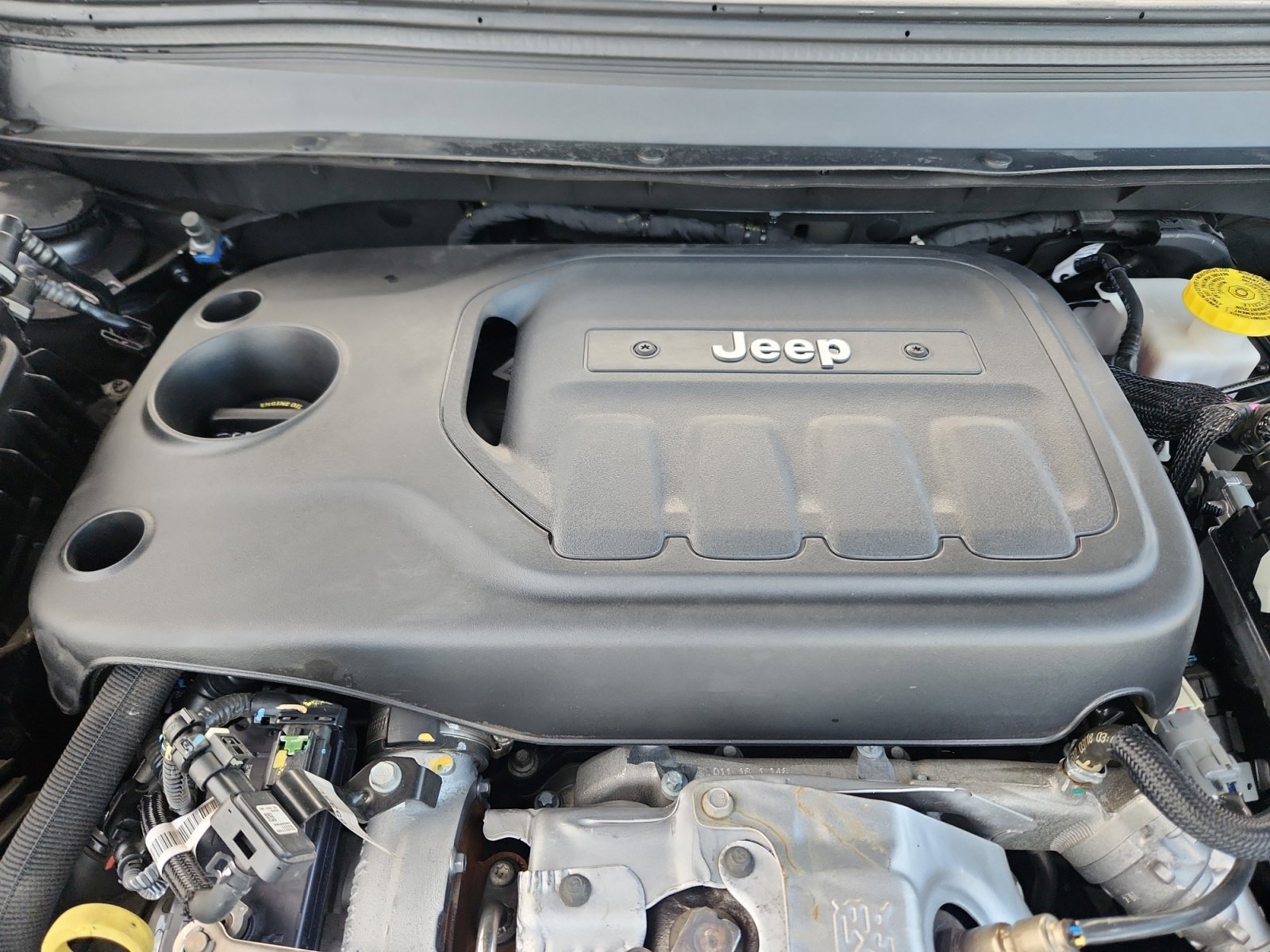 Used 2019 Jeep Cherokee Limited w/ Technology Group image 23
