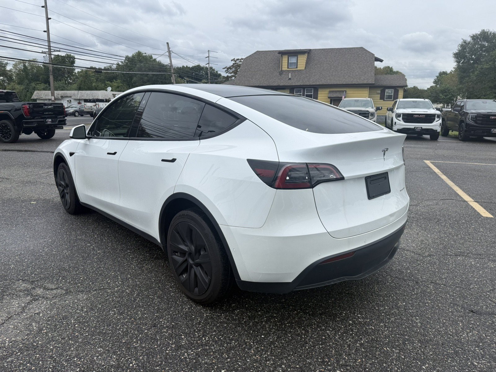 Used 2022 Tesla Model Y Long Range AWD/4WD image 5