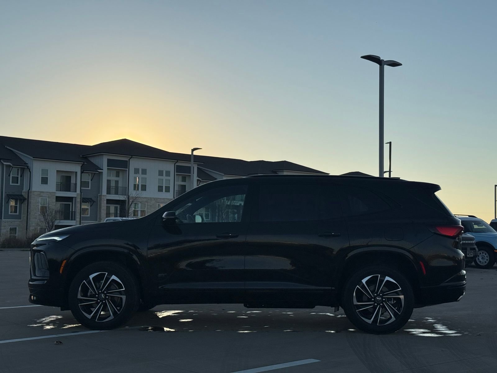 Certified 2025 Buick Enclave Sport Touring image 5