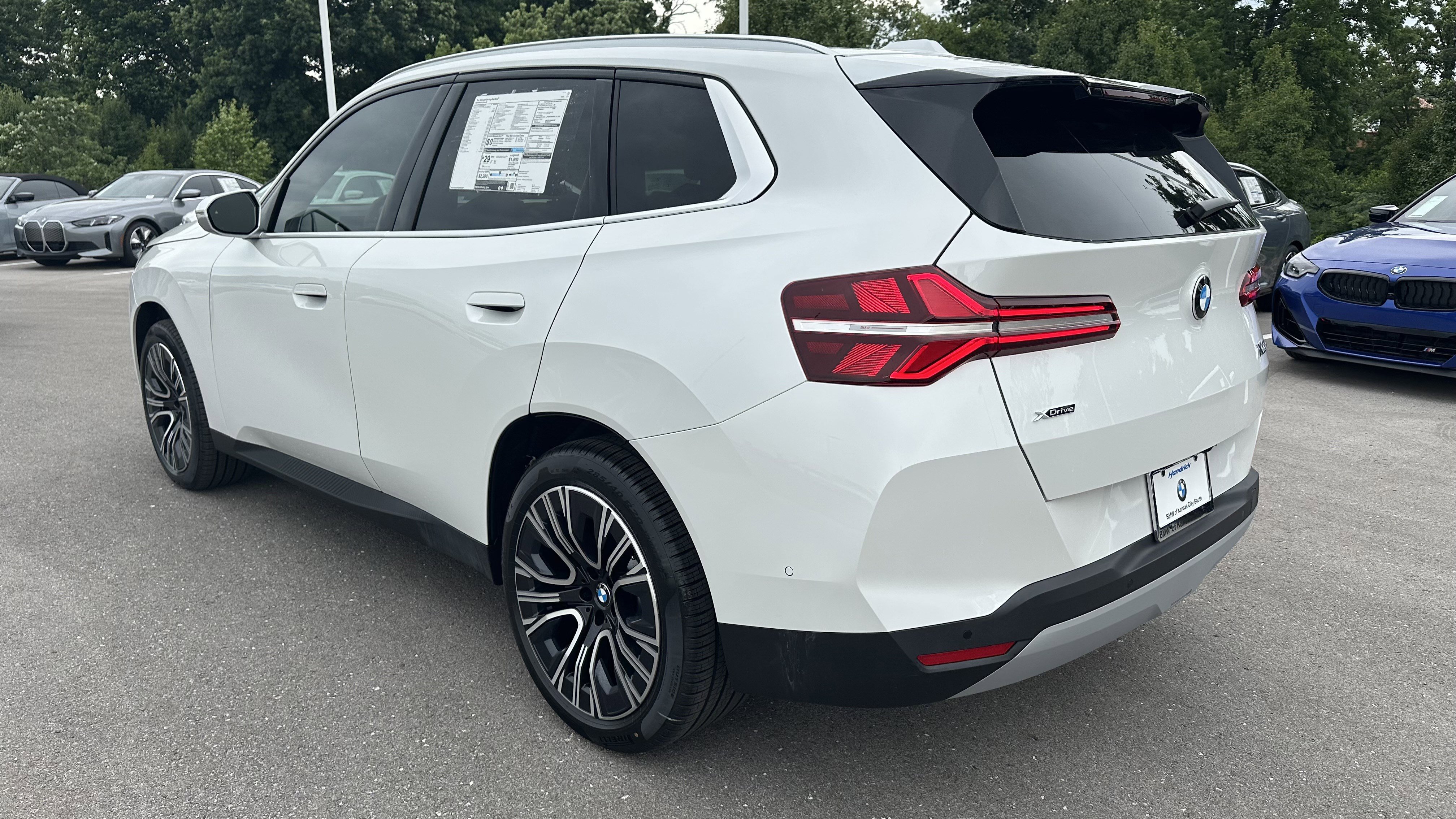 Used 2025 BMW X3 xDrive30i w/ Convenience Package AWD/4WD image 8