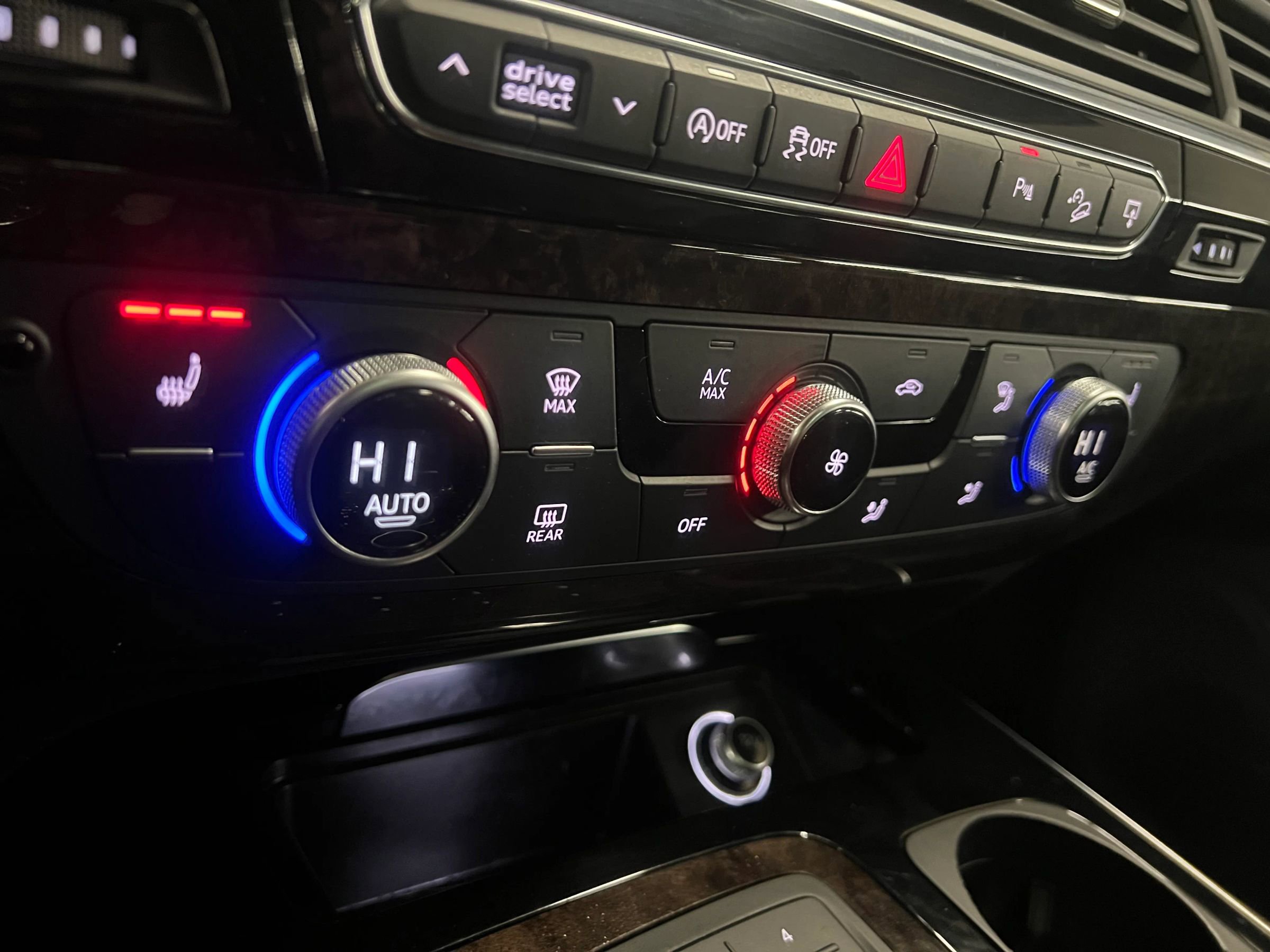 Used 2017 Audi Q7 3.0T Premium AWD/4WD image 16