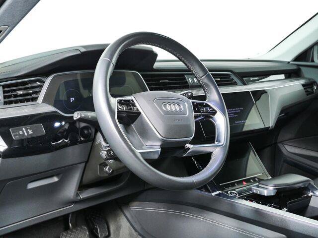 Used 2023 Audi e-tron Premium Plus w/ Premium Plus Package AWD/4WD image 4
