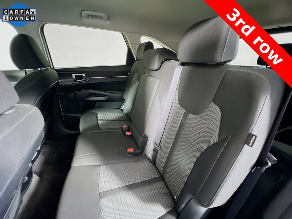 Certified 2025 Kia Sorento LX image 22