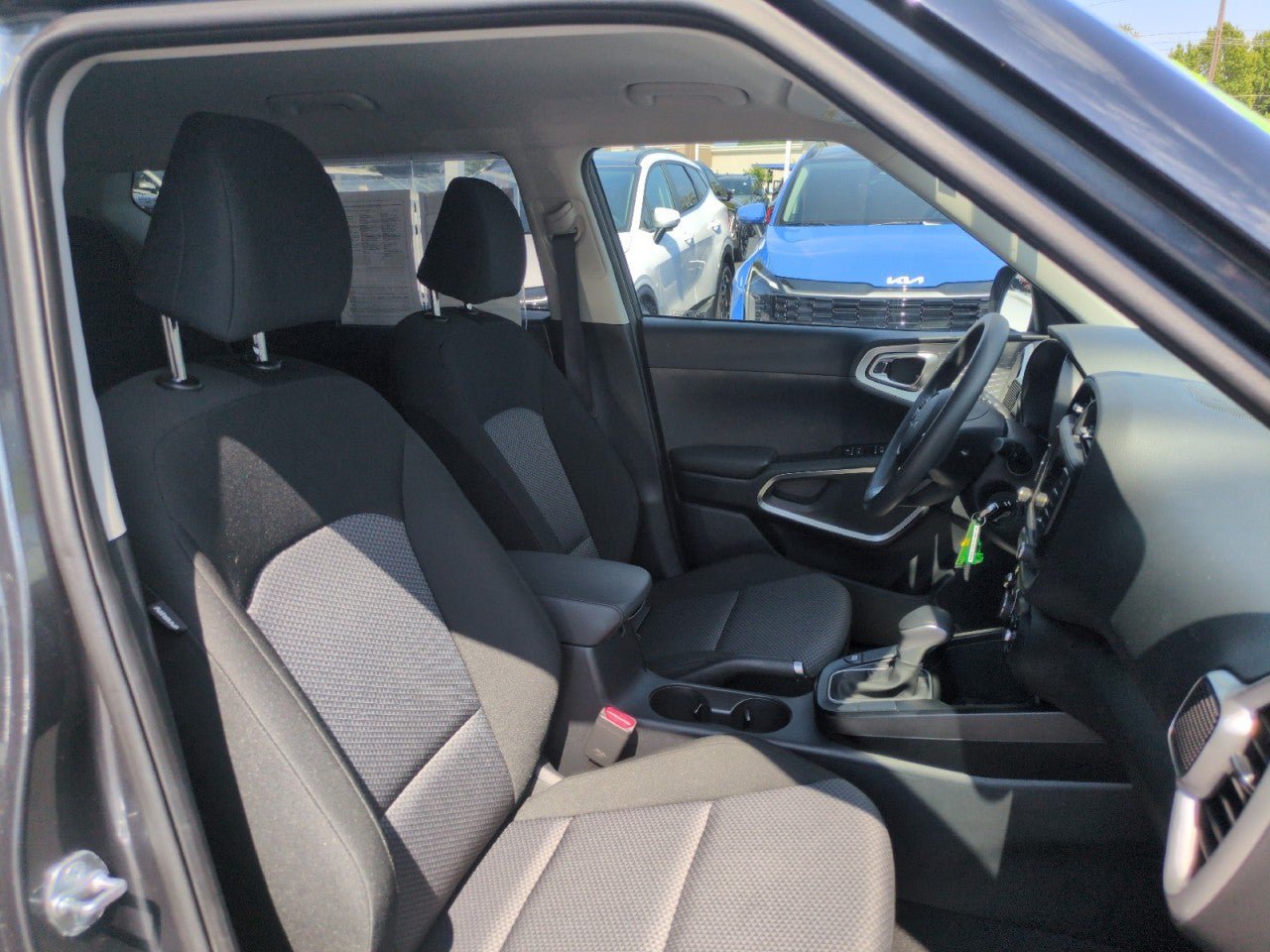 Certified 2025 Kia Soul LX w/ LX Technology Package FWD image 25