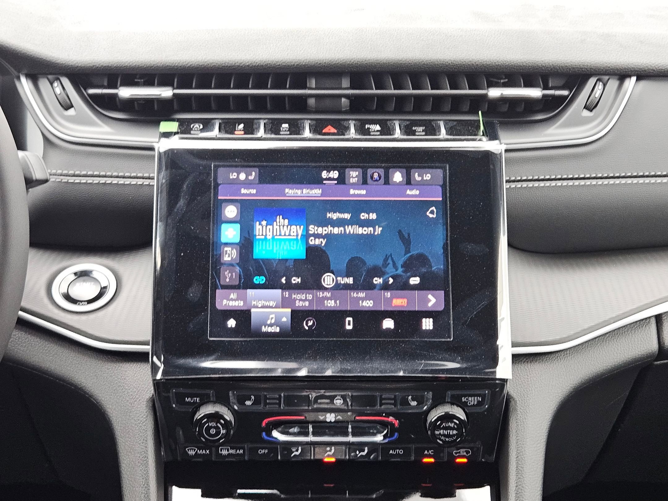 New 2025 Jeep Grand Cherokee Altitude image 16