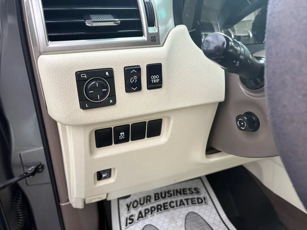 Used 2010 Lexus GX 460 w/ Comfort Plus Pkg AWD/4WD image 17