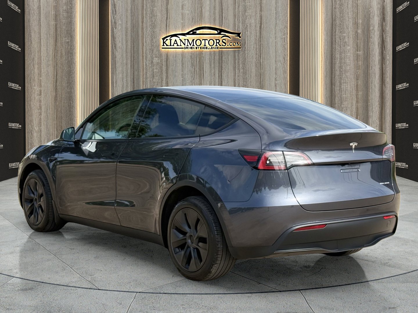 Used 2025 Tesla Model Y Long Range AWD/4WD image 5