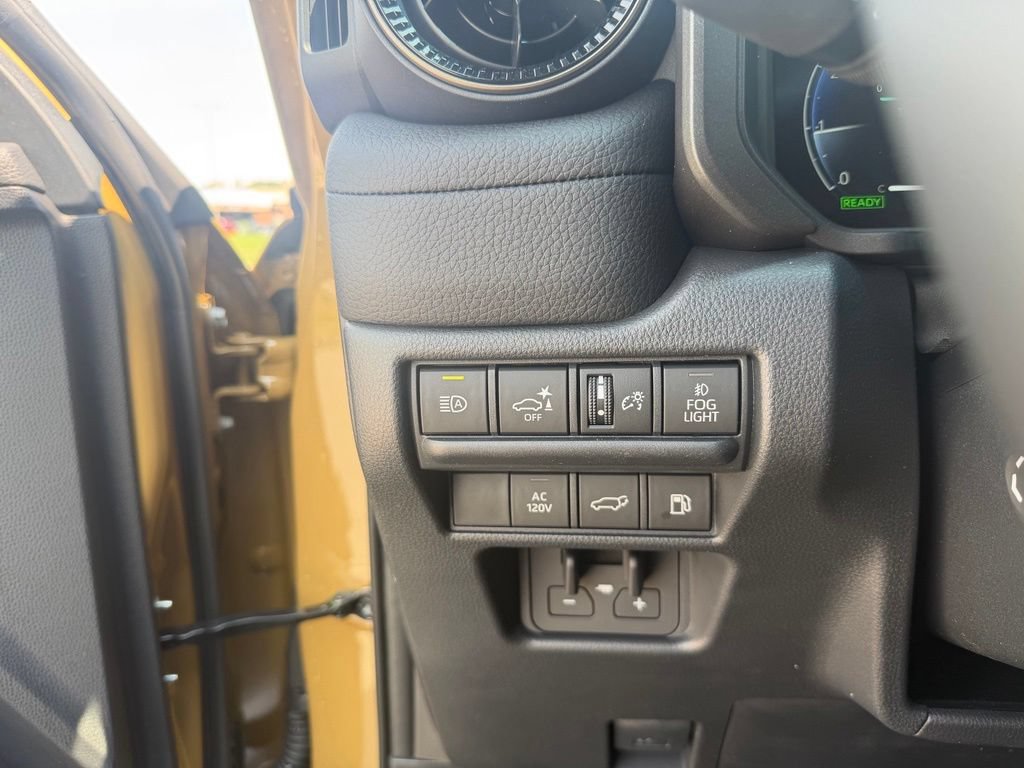 Used 2026 Toyota Land Cruiser w/ Premium Package AWD/4WD image 20