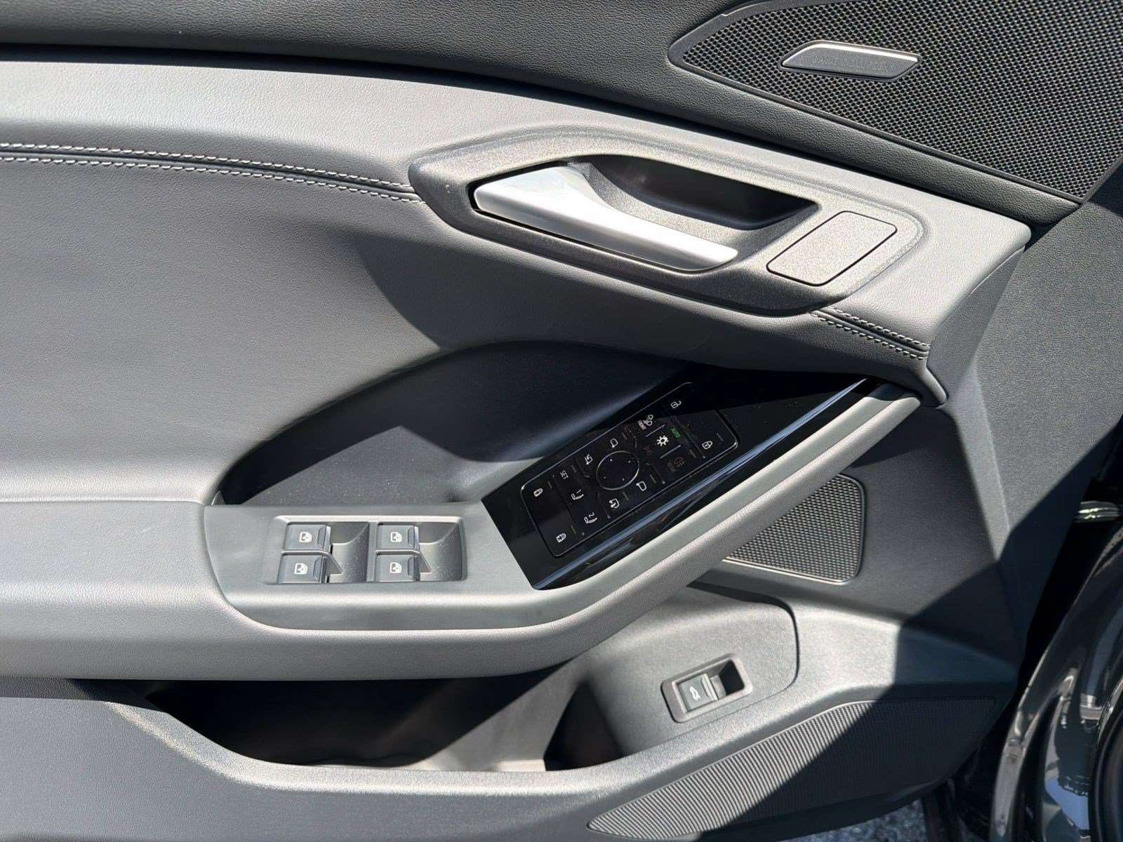 New 2027 Audi Q6 e-tron Premium Plus AWD/4WD image 13