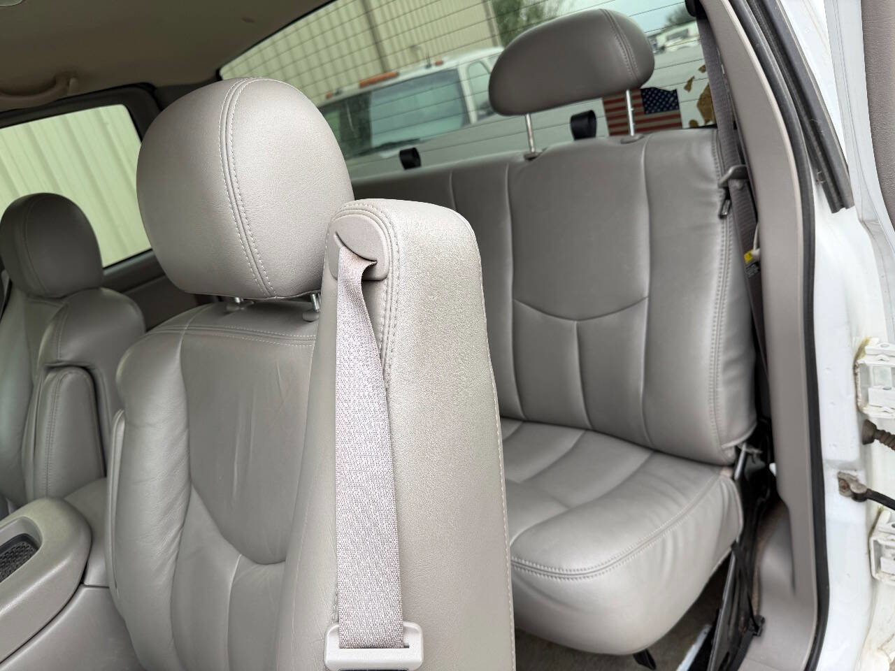 Used 2004 GMC Sierra 3500 SLT w/ Heavy-Duty Power Package image 10