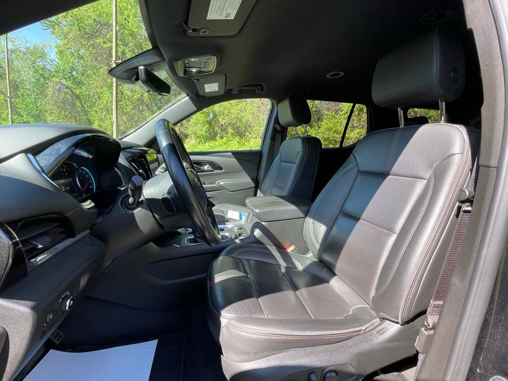 Used 2023 Chevrolet Traverse RS AWD/4WD image 32