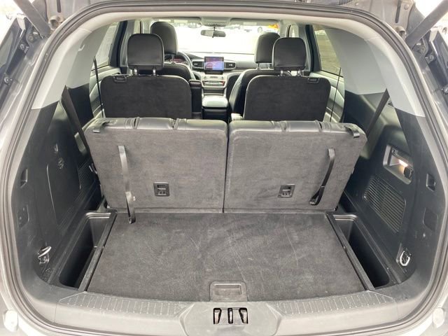 Used 2023 Ford Explorer XLT image 18