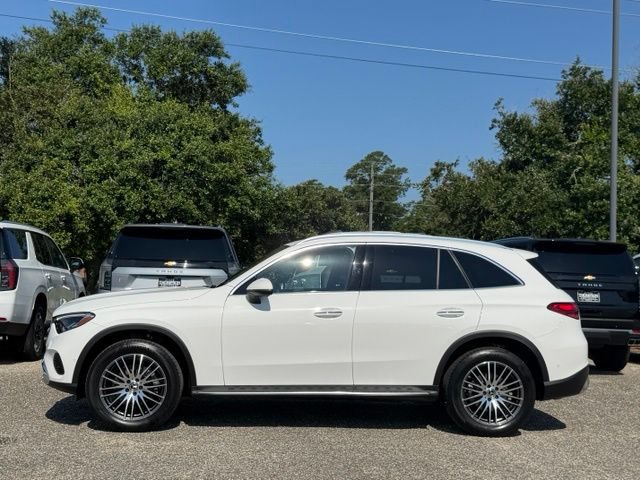 Used 2025 Mercedes-Benz GLC 300 4MATIC image 7