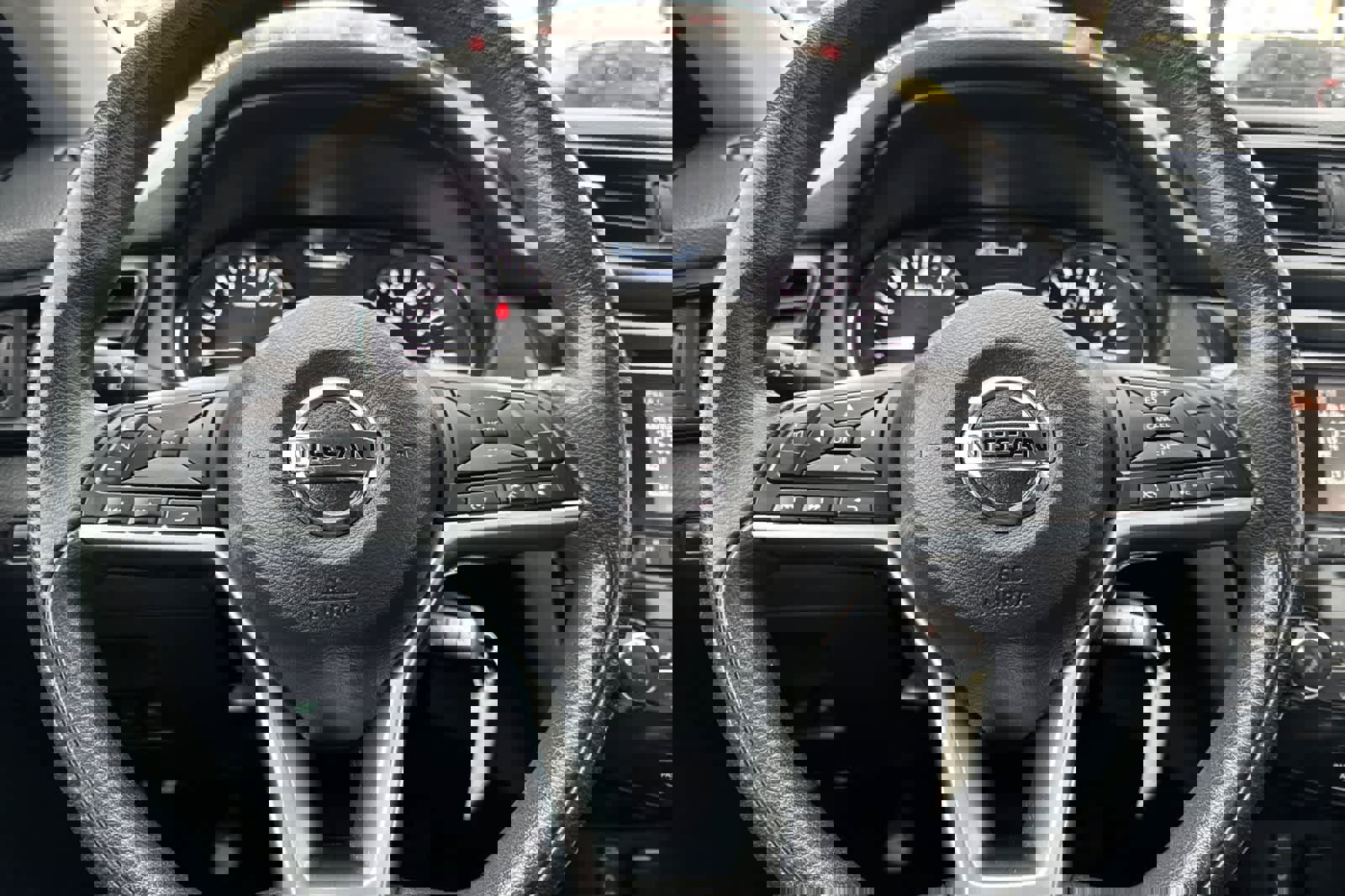 Used 2017 Nissan Rogue S image 22