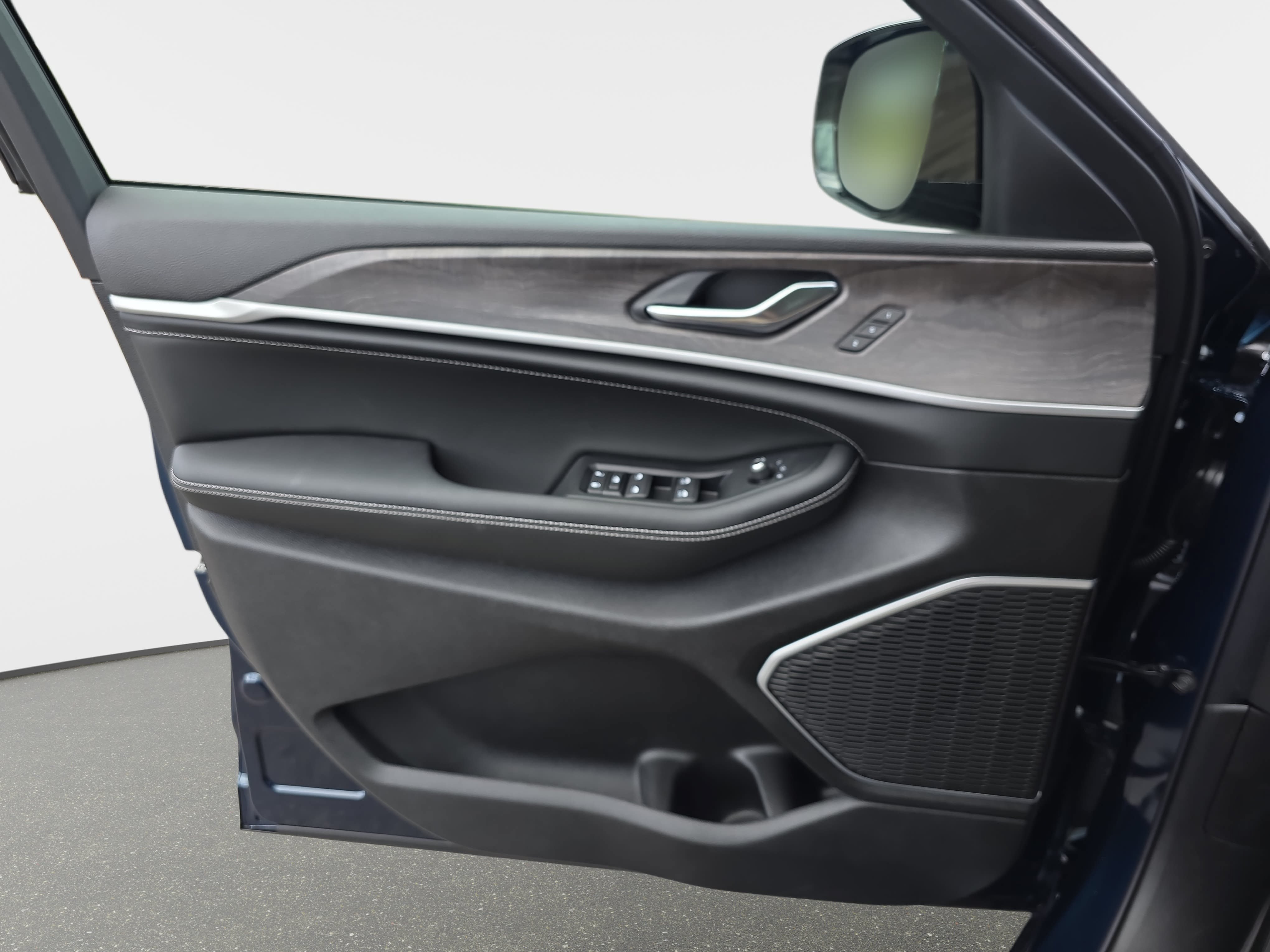 New 2026 Jeep Grand Cherokee Limited AWD/4WD image 25