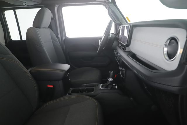 Used 2025 Jeep Wrangler Unlimited Sahara image 29
