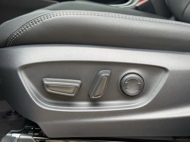 New 2026 Toyota Corolla Cross XLE w/ Convenience Package FWD image 28