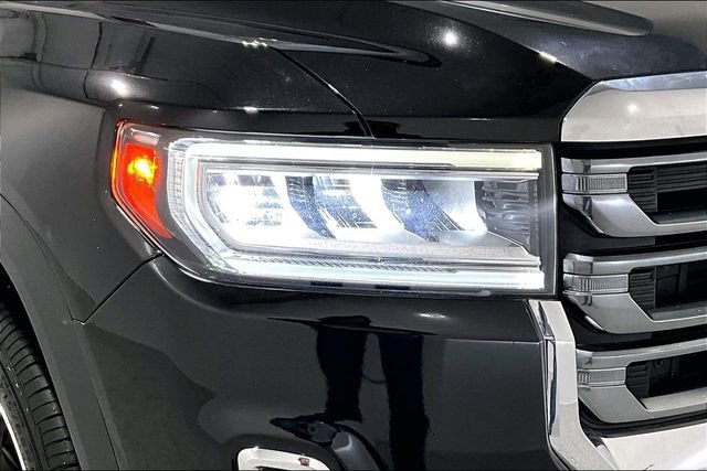 Used 2023 GMC Acadia SLE w/ LPO, Black Accent Package image 33