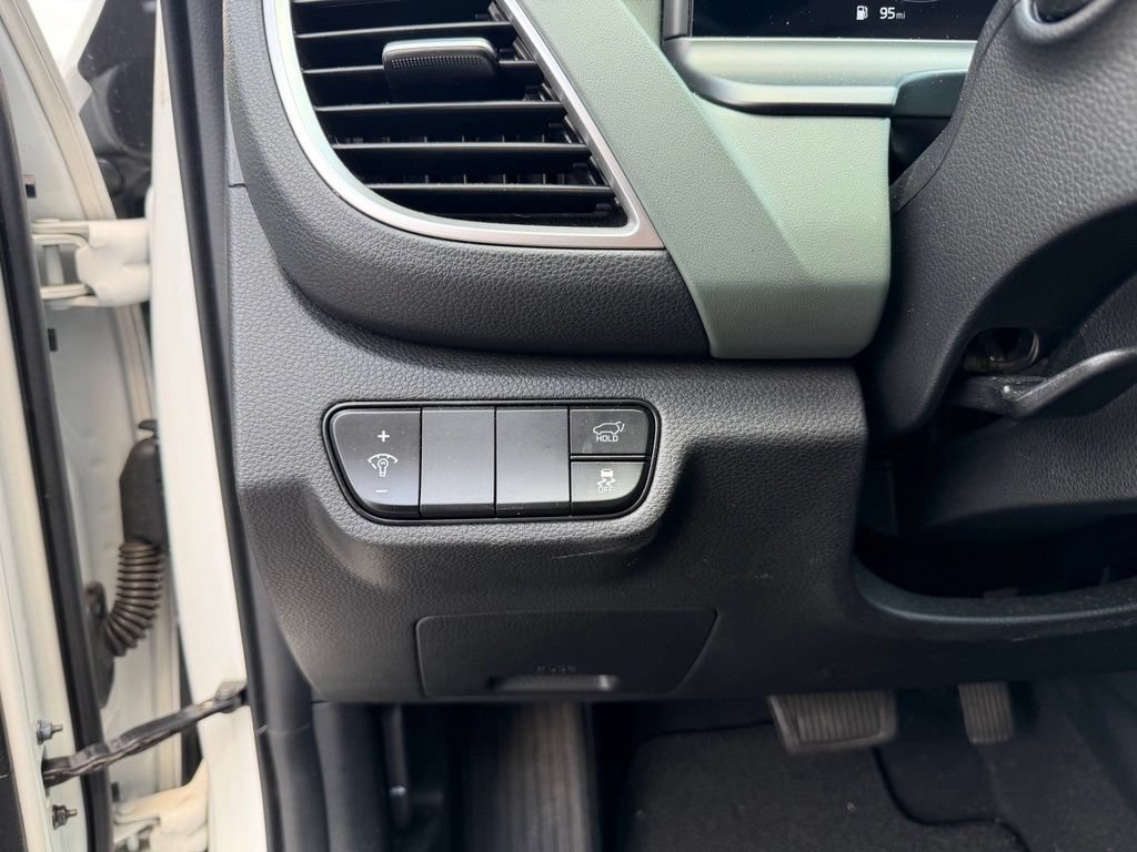Certified 2024 Kia Seltos SX w/ SX Sunroof Package AWD/4WD image 13