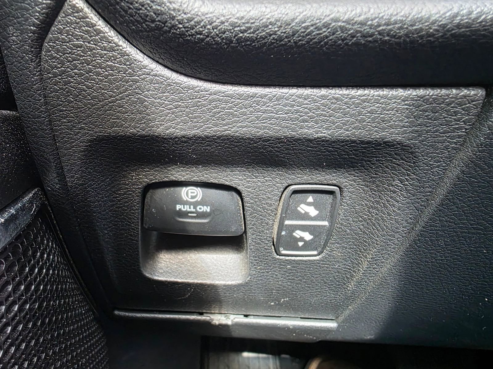 Used 2025 RAM 1500 Laramie image 15