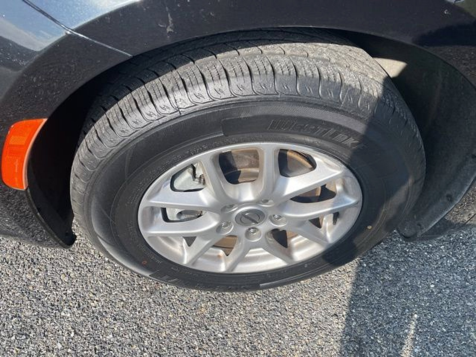 Used 2023 Chrysler Pacifica Touring-L image 4