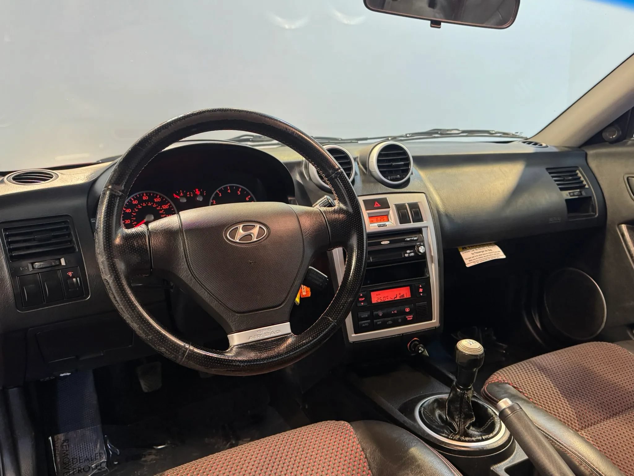 Used 2005 Hyundai Tiburon GT FWD image 11