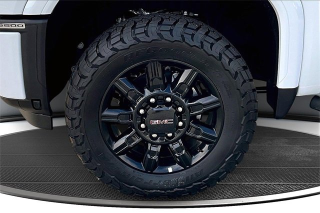 New 2026 GMC Sierra 2500 AT4 image 13