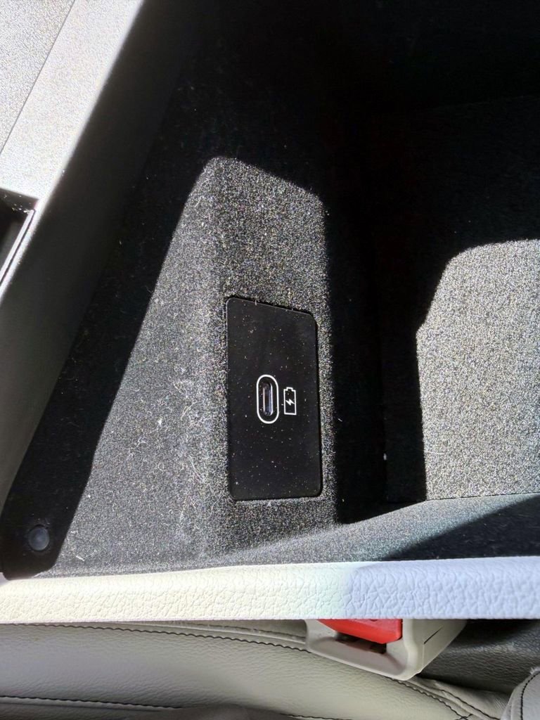 Certified 2024 Genesis G70 2.5T image 33