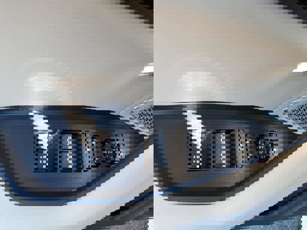 Certified 2025 Acura TLX w/ Technology Package image 12