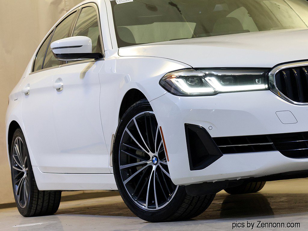Used 2022 BMW 540i w/ Premium Package image 4