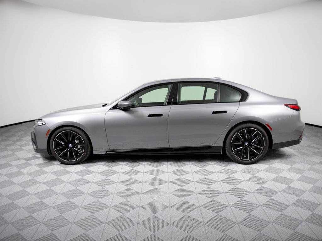 Certified 2023 BMW i7 xDrive60 AWD/4WD image 2