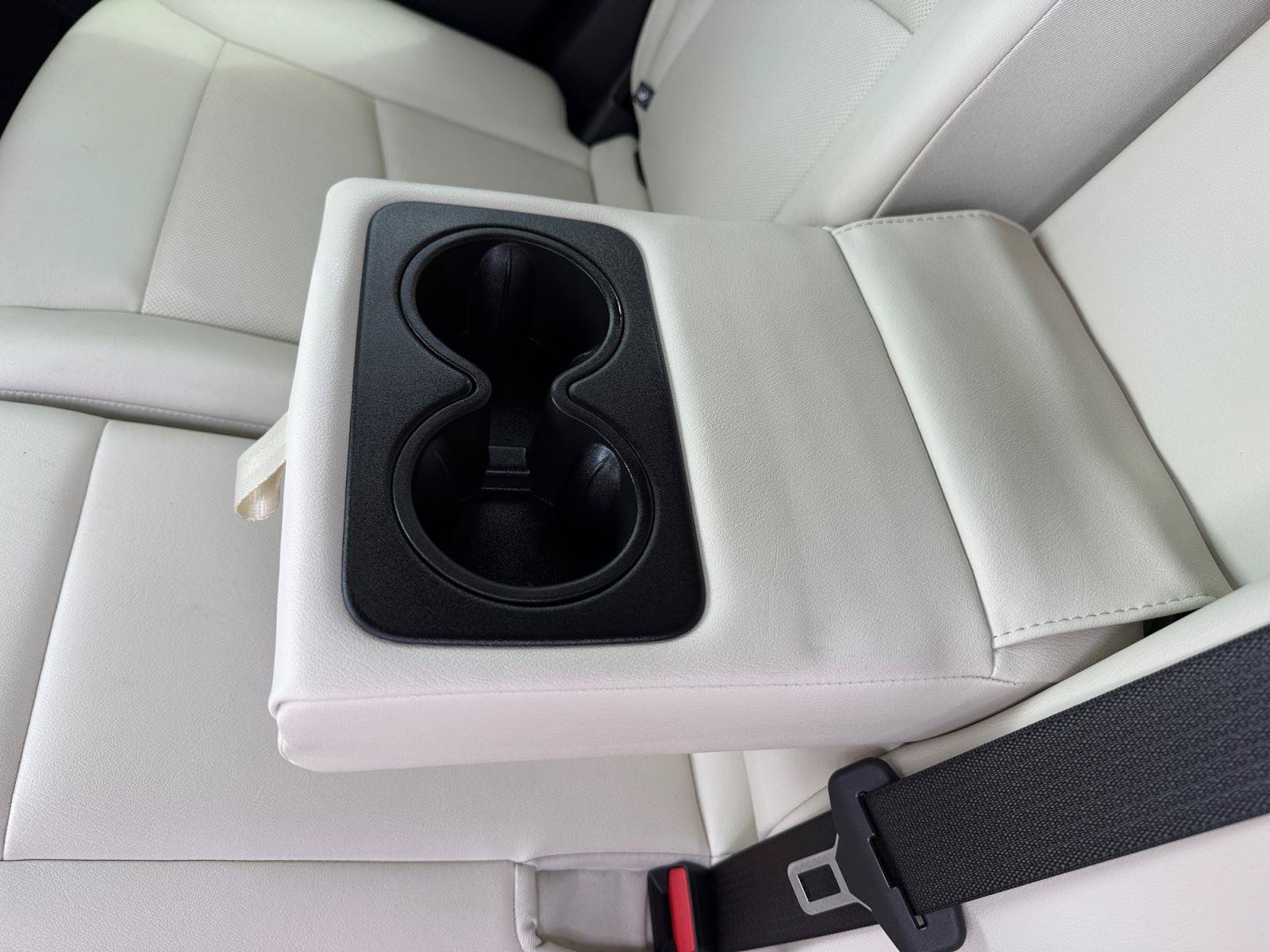 Used 2023 Cadillac XT5 Sportv w/ LPO, Floor Liner Package AWD/4WD image 20