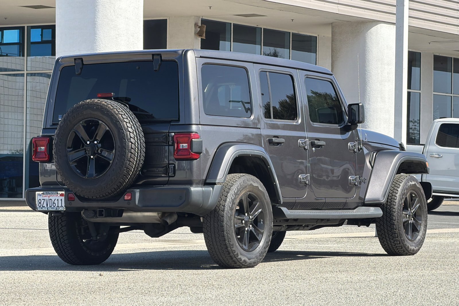 Used 2021 Jeep Wrangler Unlimited Sahara AWD/4WD image 4