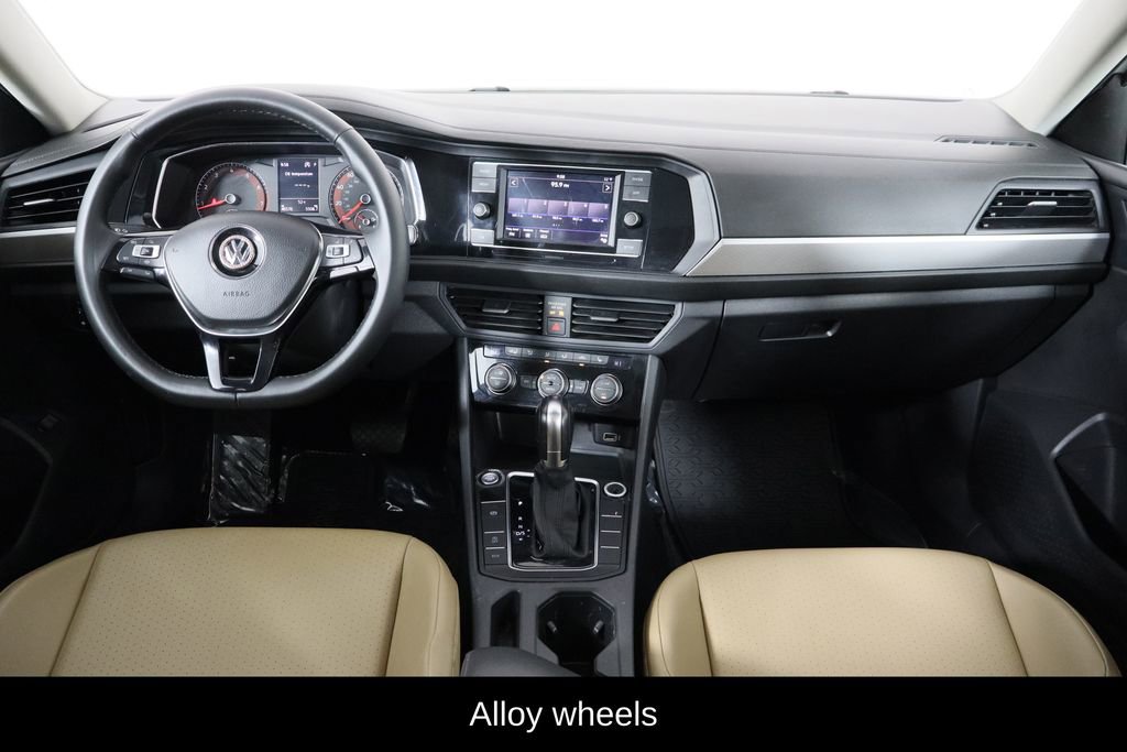 Used 2019 Volkswagen Jetta SE w/ Cold Weather Package image 14