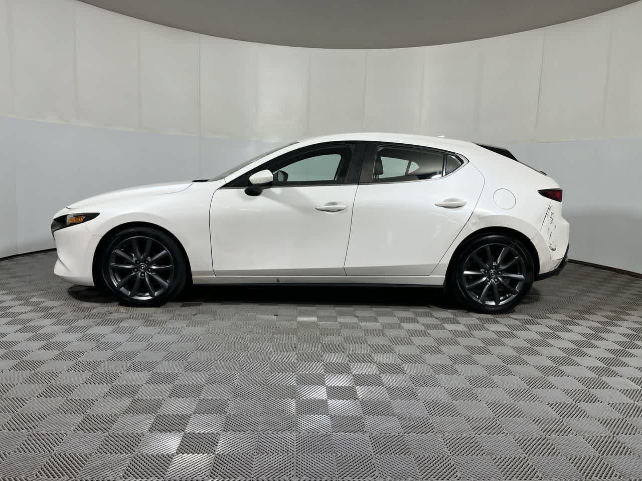 Used 2019 MAZDA MAZDA3 Hatchback w/ Preferred Package FWD image 5