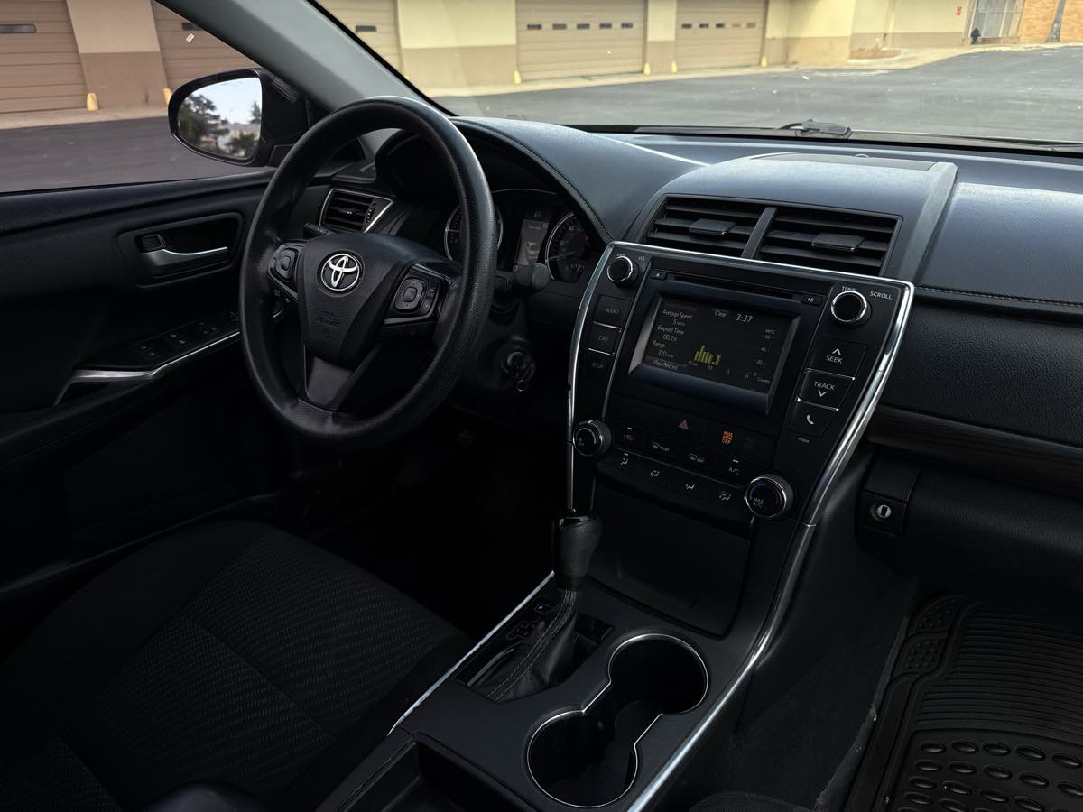 Used 2016 Toyota Camry LE image 15