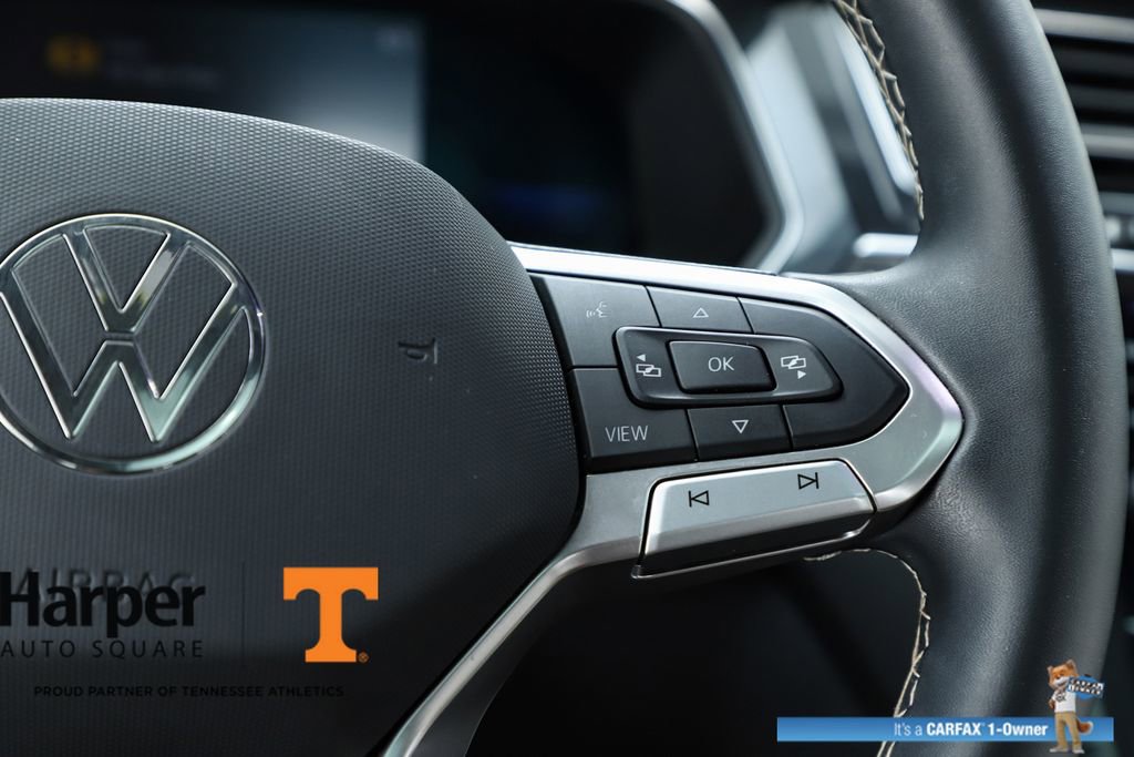 Used 2023 Volkswagen Tiguan SE R-Line image 22