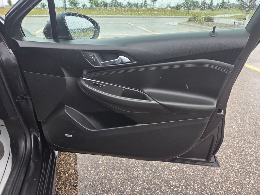 Used 2017 Chevrolet Cruze Premier FWD image 37