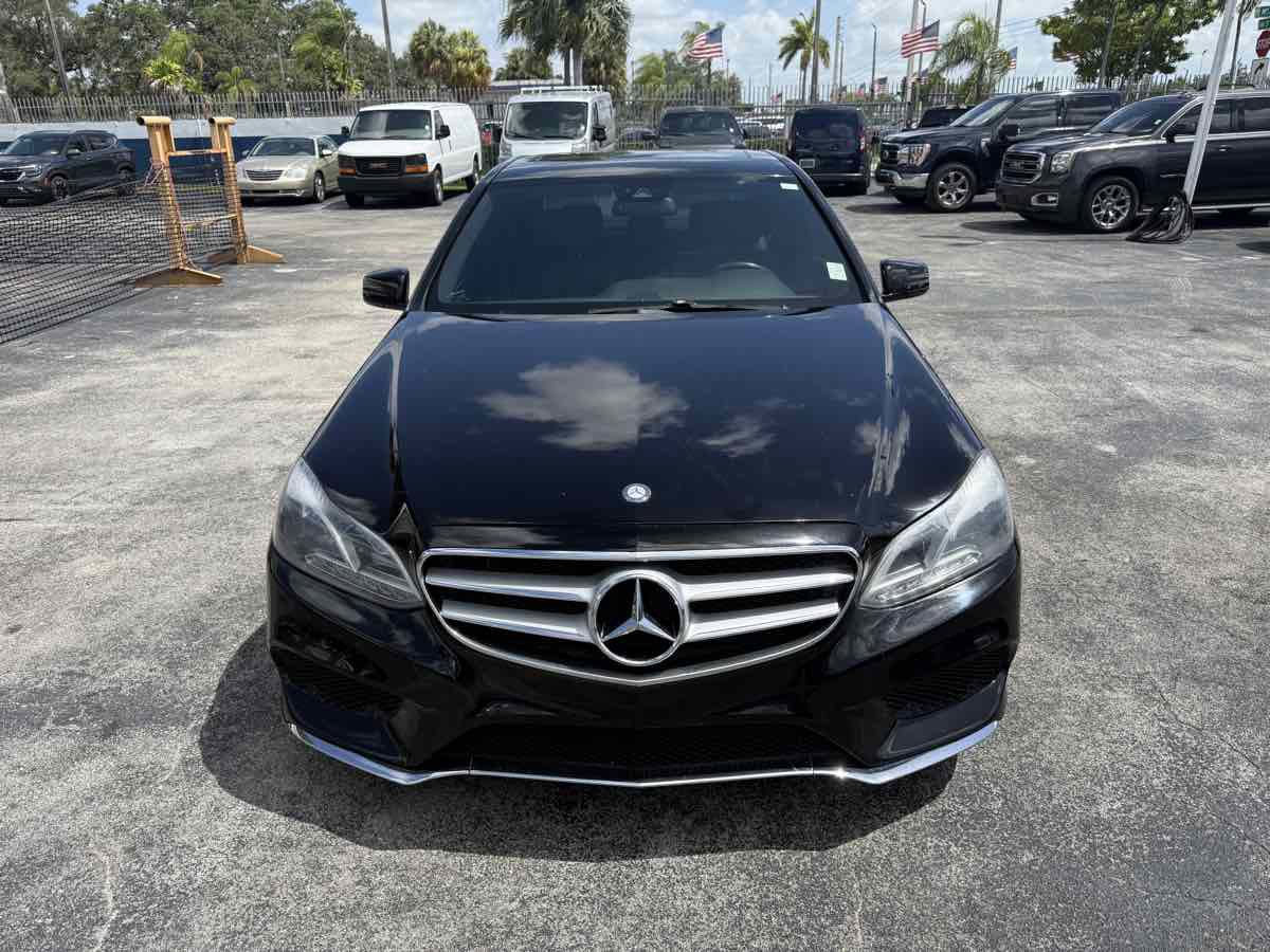 Used 2015 Mercedes-Benz E 350 4MATIC Sedan image 3